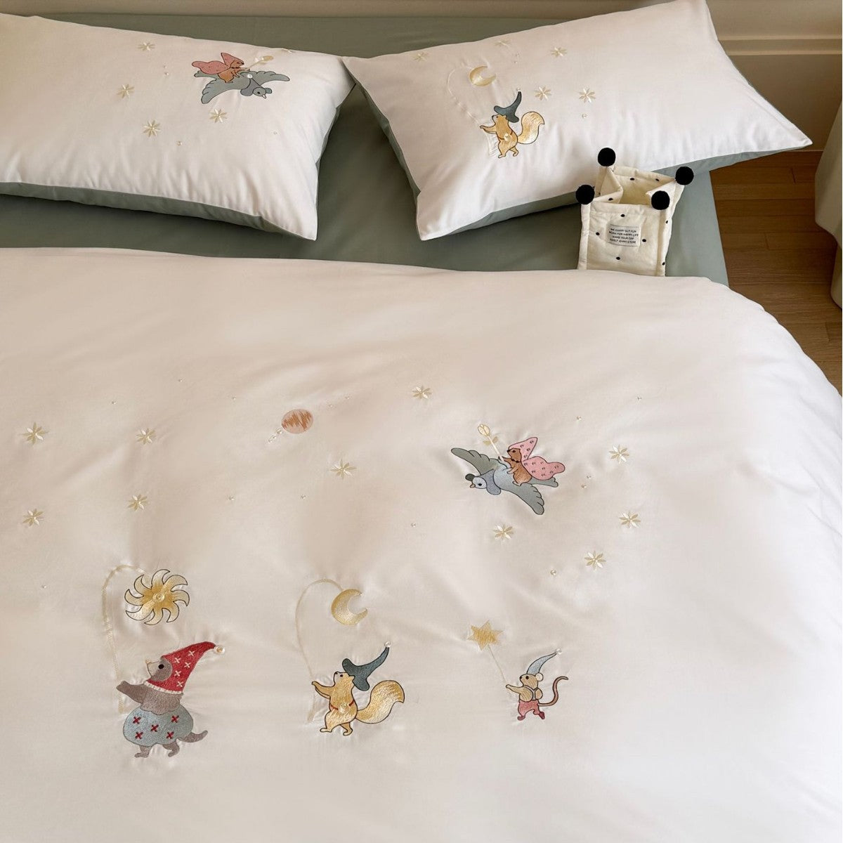 Children's Soft Cotton Sateen Bedding Set with Hand-Stitched Fairy Tale Characters