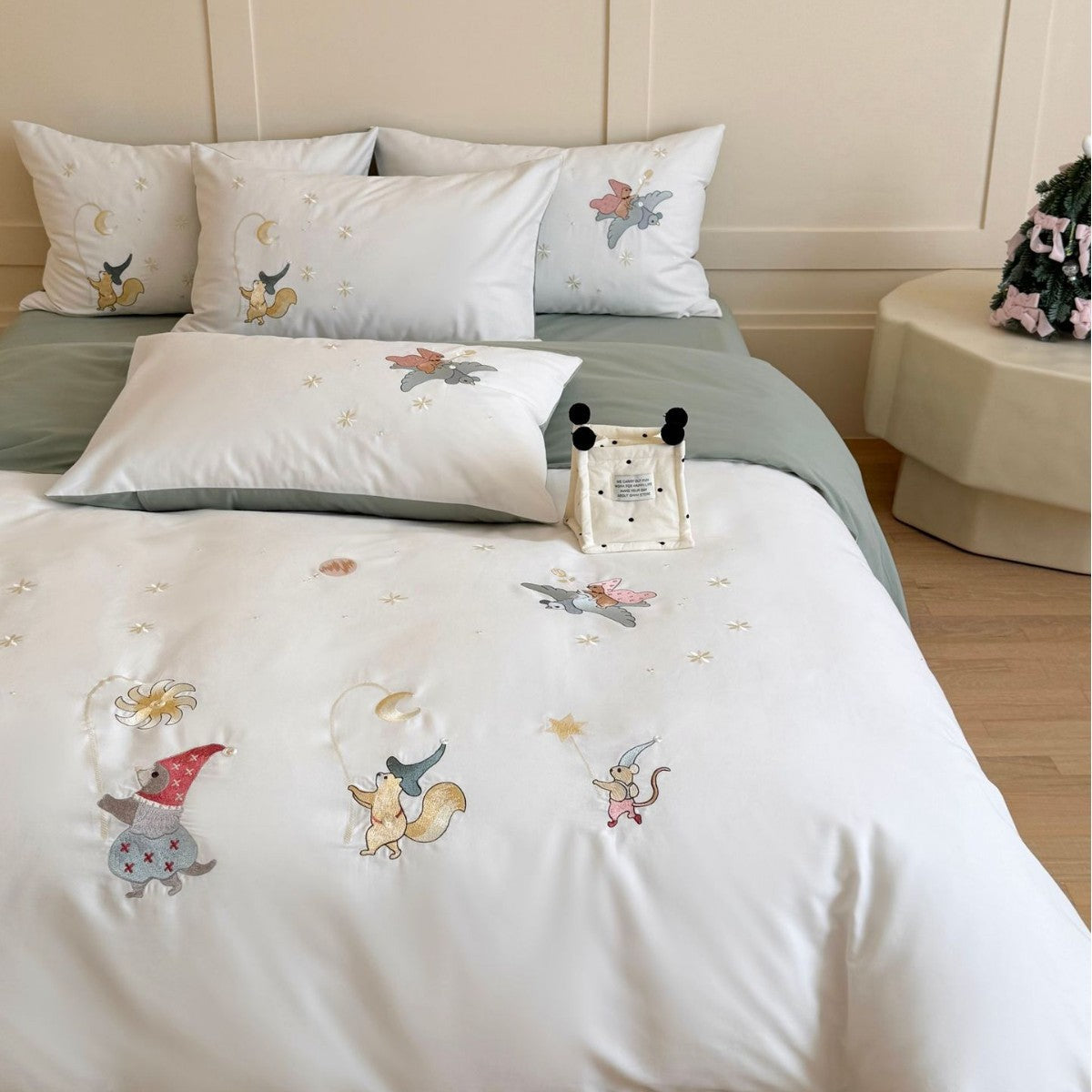 Children's Soft Cotton Sateen Bedding Set with Hand-Stitched Fairy Tale Characters