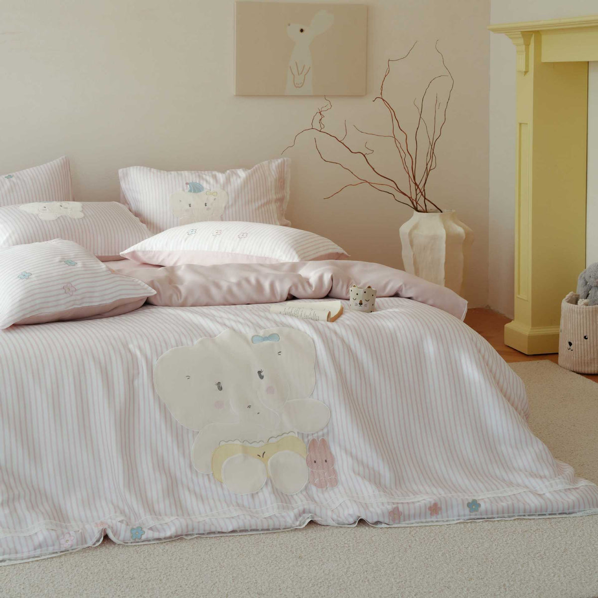 Children's Striped Cotton Sateen Bedding Set with Elephant Appliqué