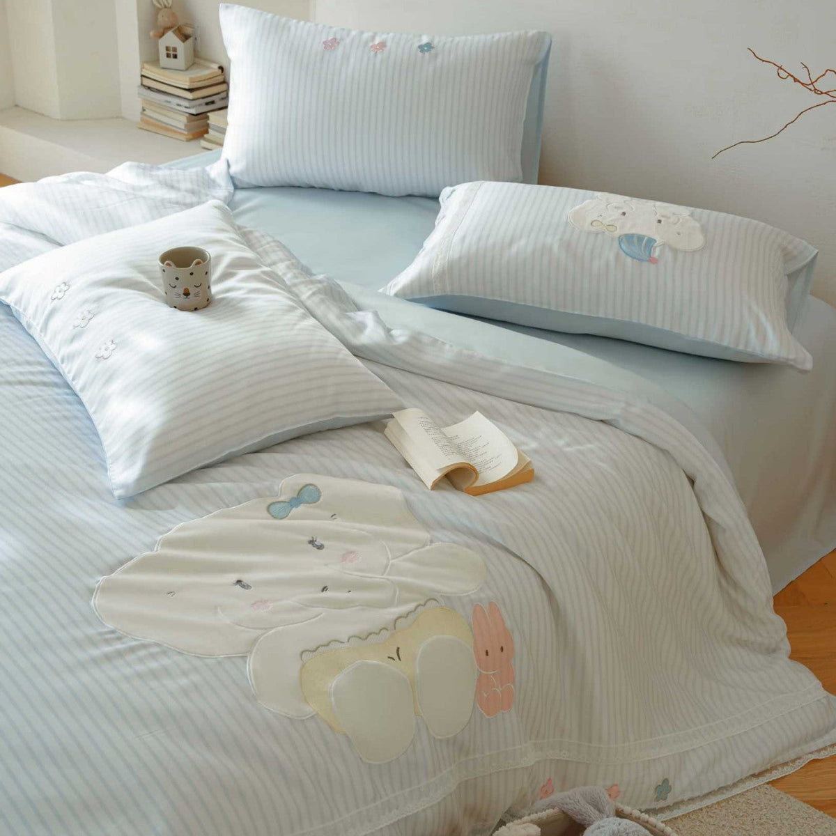 Children's Striped Cotton Sateen Bedding Set with Elephant Appliqué