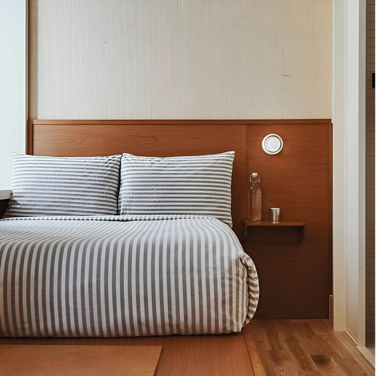 Luminous LED Aluminum Wall Light – Minimalist Design