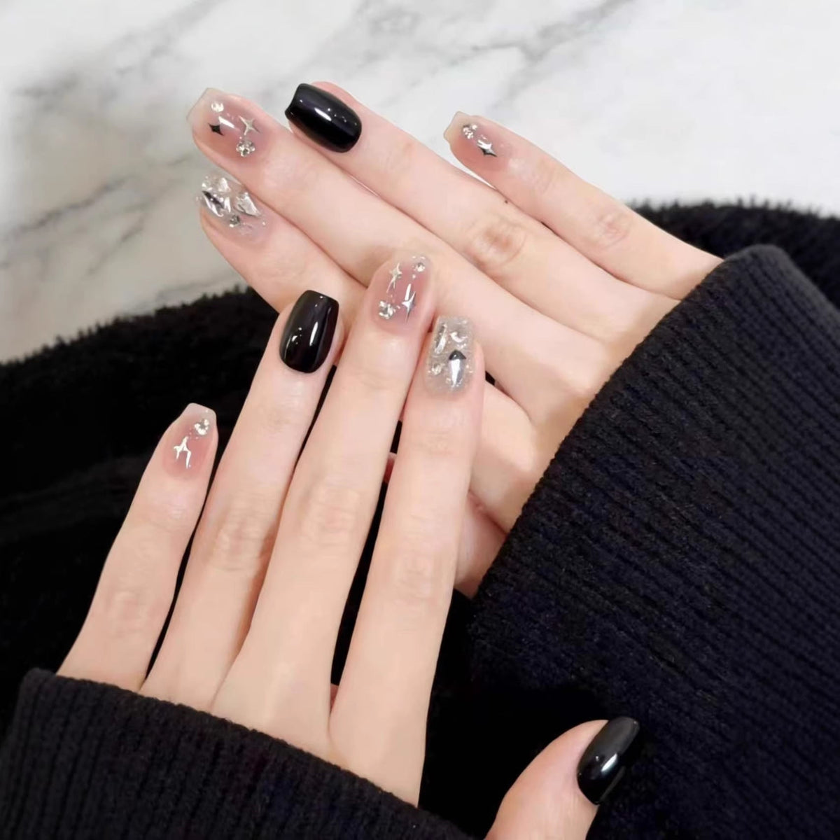 Press-On Nail Art Set with Glittering Star Accents