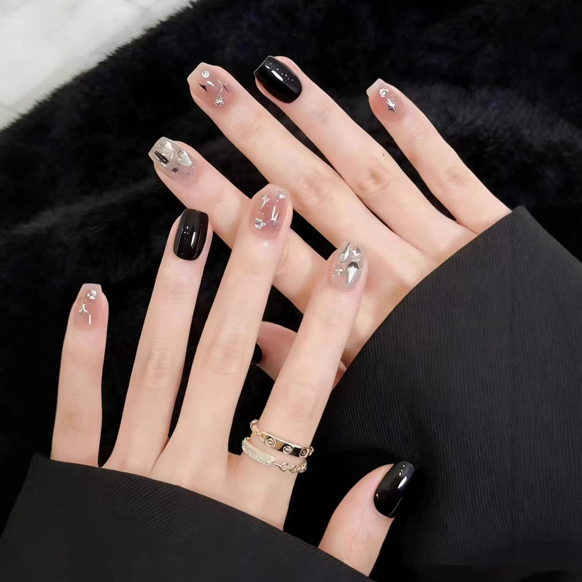 Press-On Nail Art Set with Glittering Star Accents